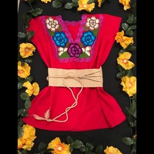 🌷🌼 Authentic Mexican Embroidered Blouse🌼🌷